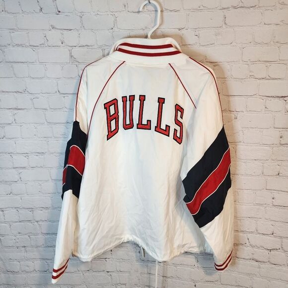Men's Ultra Game Chicago Bulls White Jacket with Red and Black Stripes, Size XXL - Picture 5 of 5